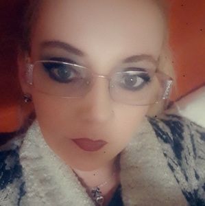 Meet your Posher, Stacie